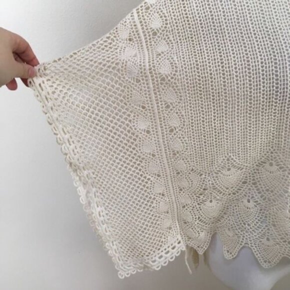 Sparrow Anthropoligie Scalloped Crochet Poncho Cream Loose Knit Sz XS/S NEW - Picture 6 of 9